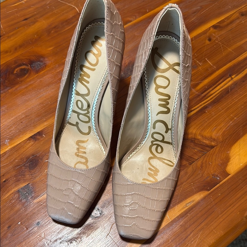 Sam Edelman Women's Tan Croc-Embossed Pumps